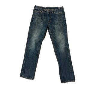 Men's Levi's 541 Dark Wash Jeans, Size 34x 32, Gently Used